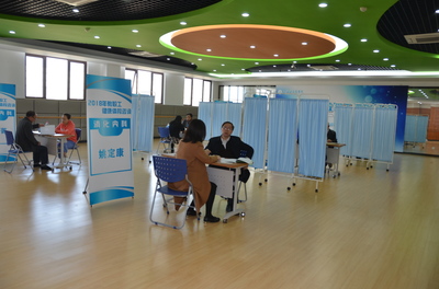 我校邀請(qǐng)資深醫(yī)學(xué)專家來(lái)校開(kāi)展專項(xiàng)健康咨詢