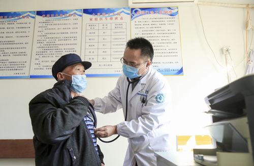 疫情防控與衛生服務雙線并進，健康咨詢助力全民健康素養提升